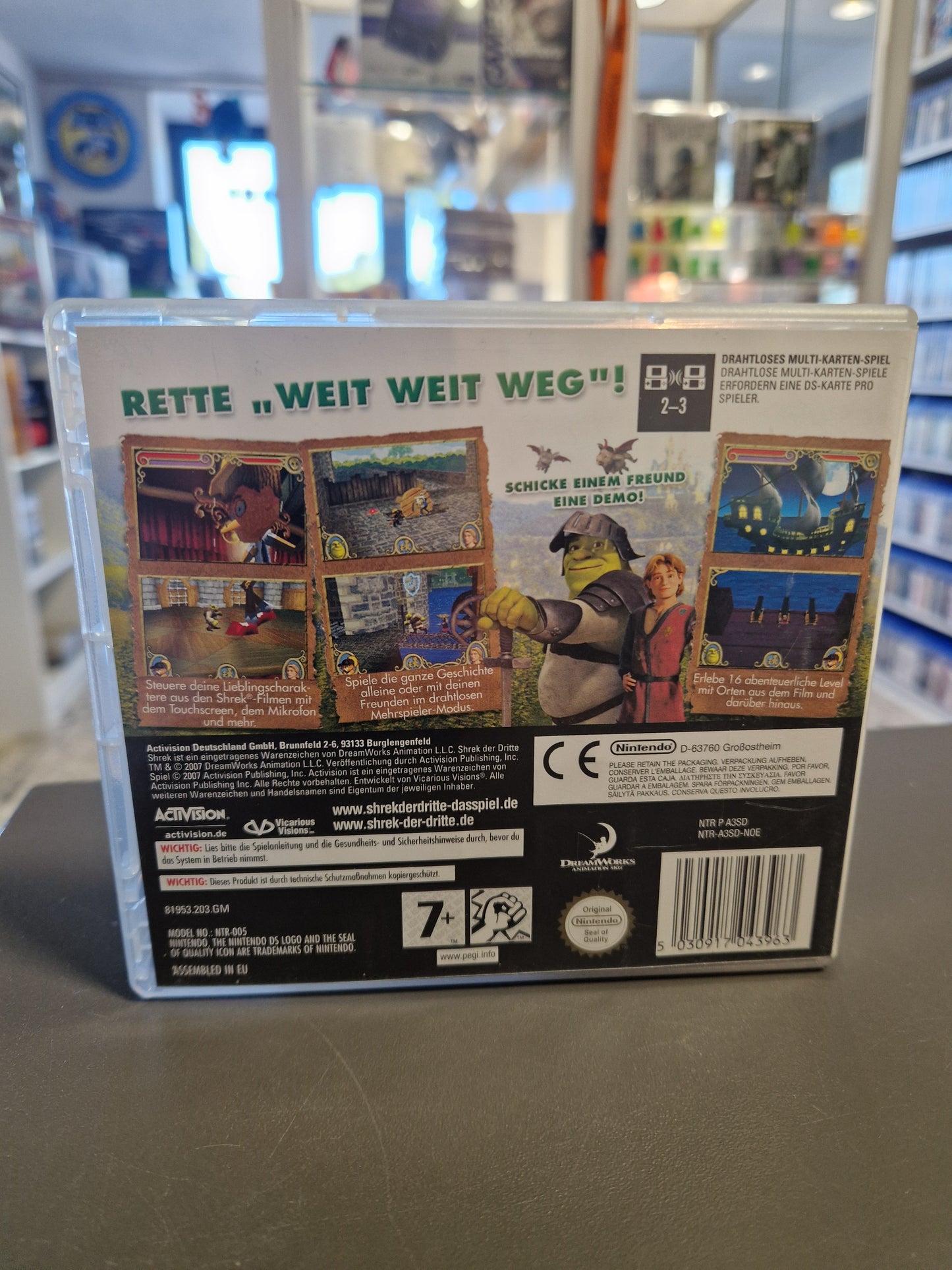 Rückseite der DS-Verpackung mit Spielszenen, Inhaltsangabe und dem Barcode 5030917043963.