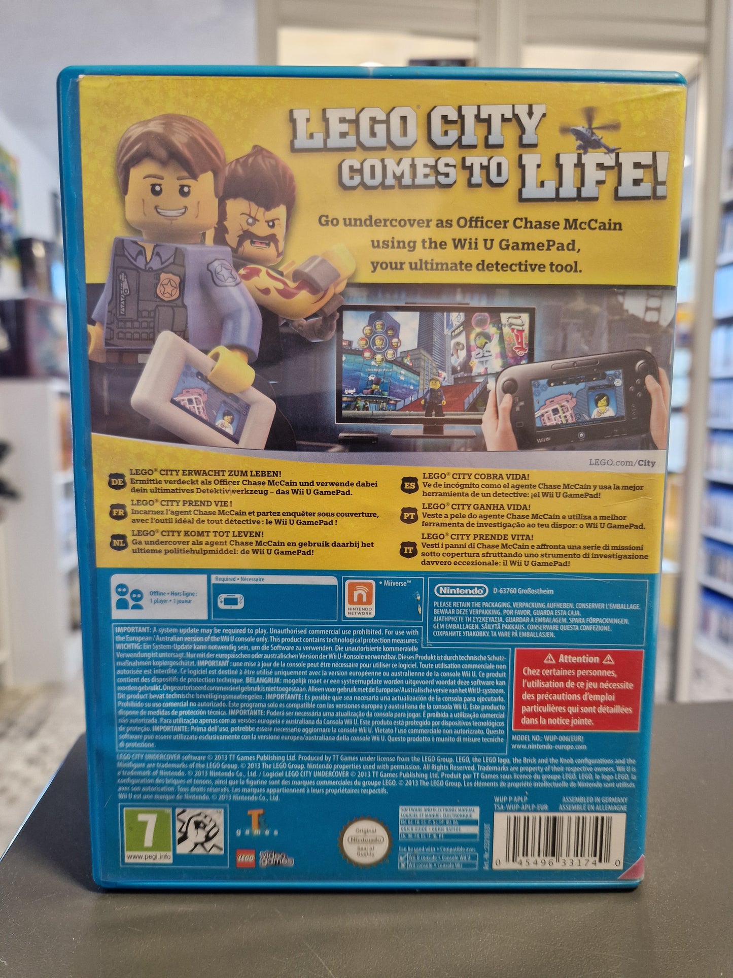 Rückseite der Wii U Verpackung mit Spielszenen, Gamepad-Features und dem Barcode 045496331740.
