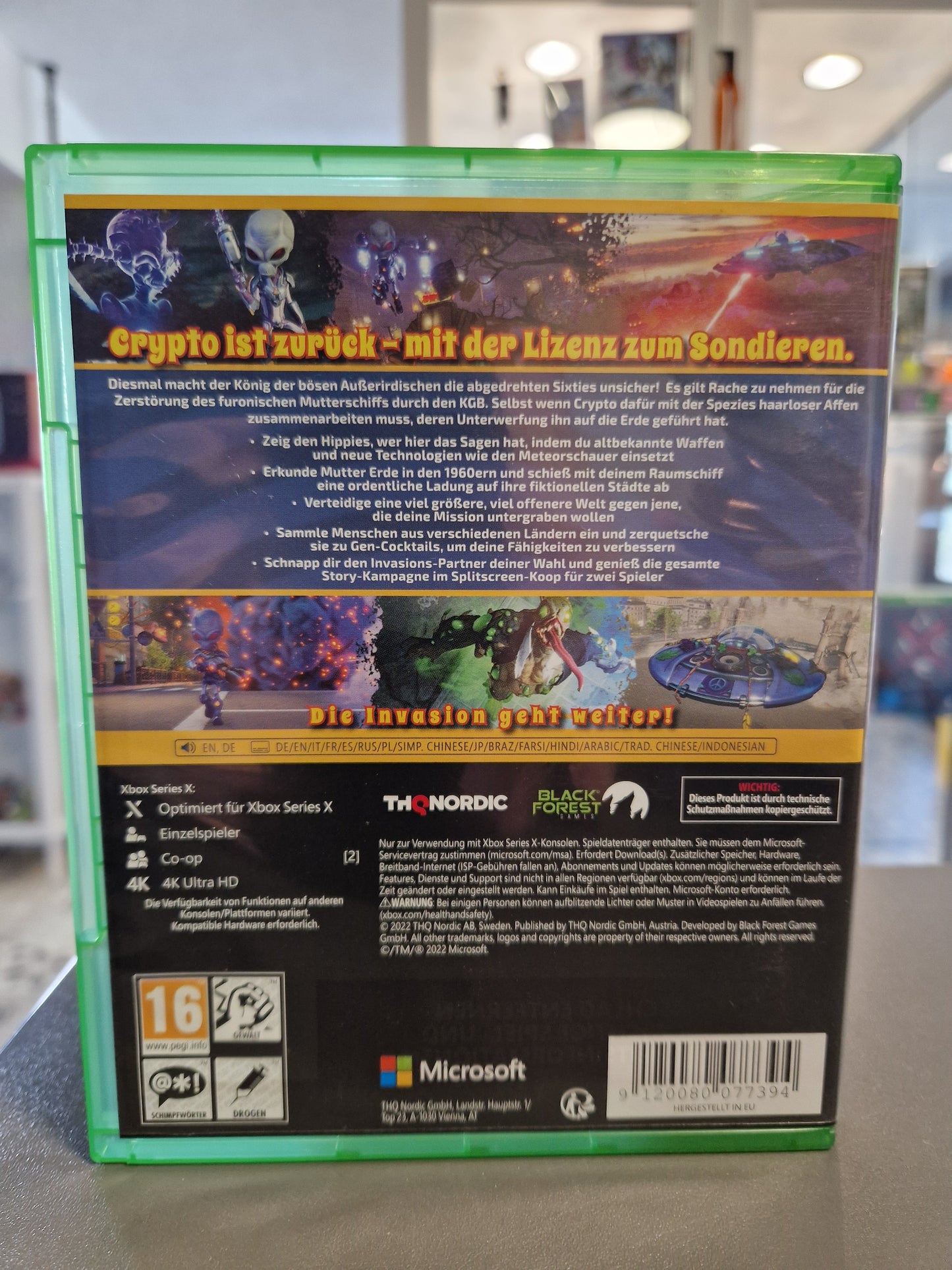 Rückseite der Spielehülle von Destroy All Humans! 2 Reprobed für Xbox Series X mit dem sichtbaren Barcode und allen technischen Details zum Spiel.