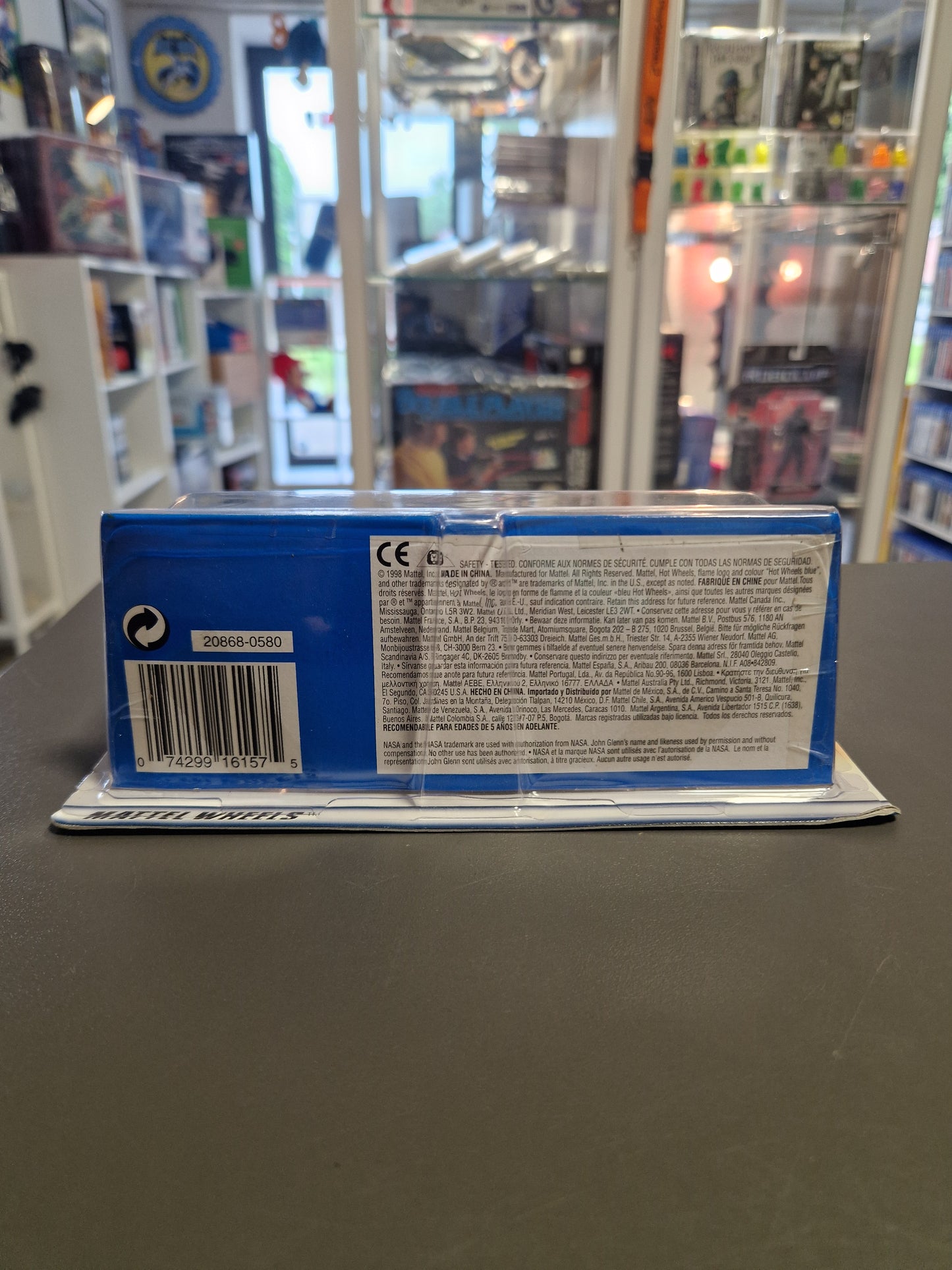 Unterseite der Mattel Hot Wheels 20868 Box mit Barcode, CE-Kennzeichnung und Produktionsdetails von 1998.