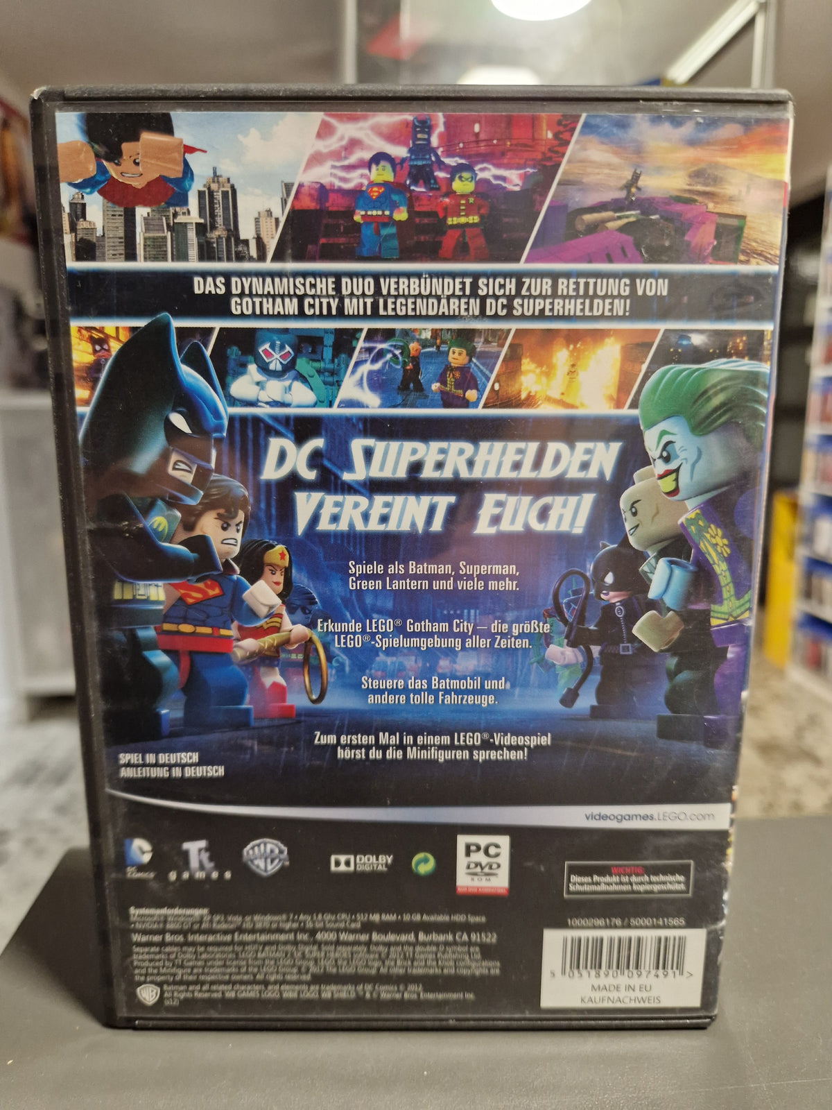 Rückseite der PC Hülle von LEGO Batman 2 DC Super Heroes mit Barcode 5051890097491