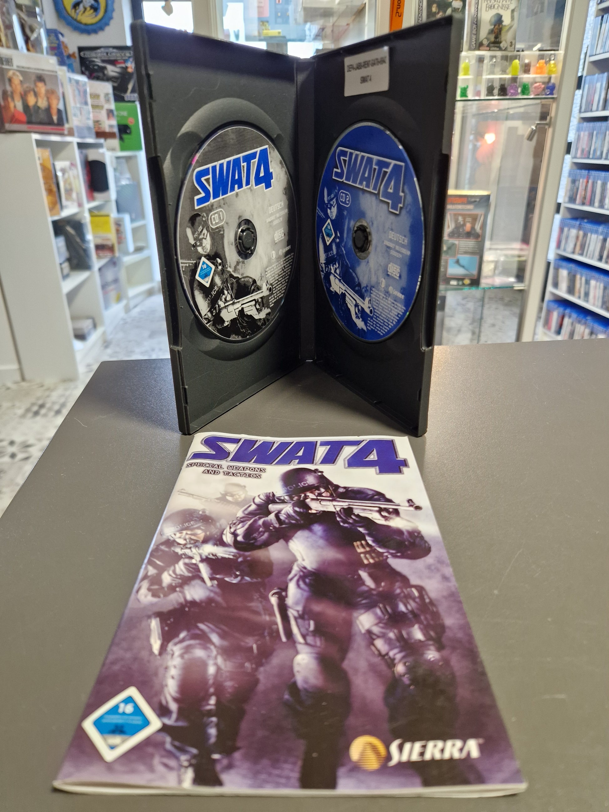 PC Spiel SWAT 4 mit kratzerfreien CDs und originalem Handbuch