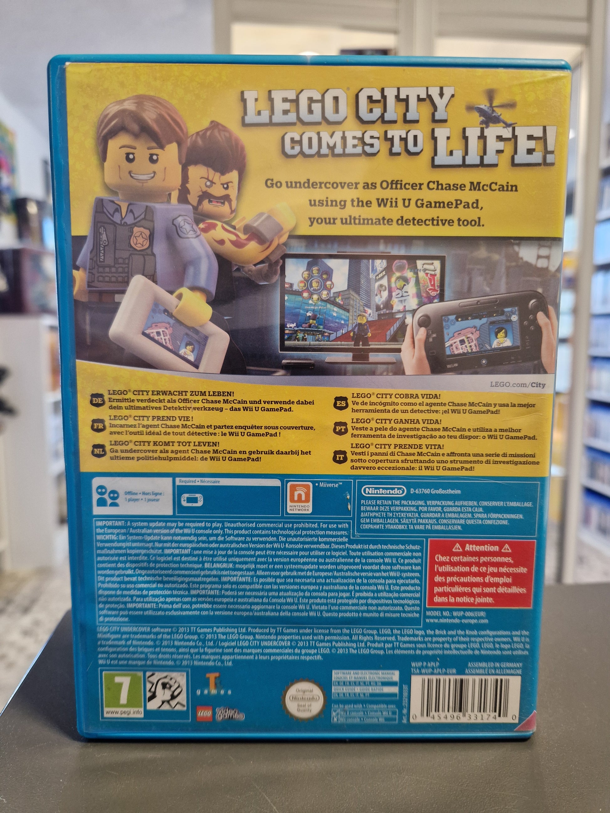 Rückseite der Wii U Verpackung mit Spielszenen, Gamepad-Features und dem Barcode 045496331740.