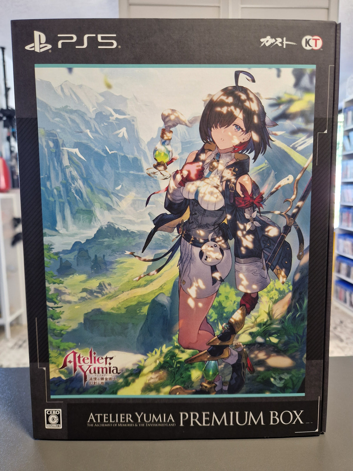 Vorderseite der Atelier Yumia Premium Box für PlayStation 5 mit Hauptcharakter Yumia.