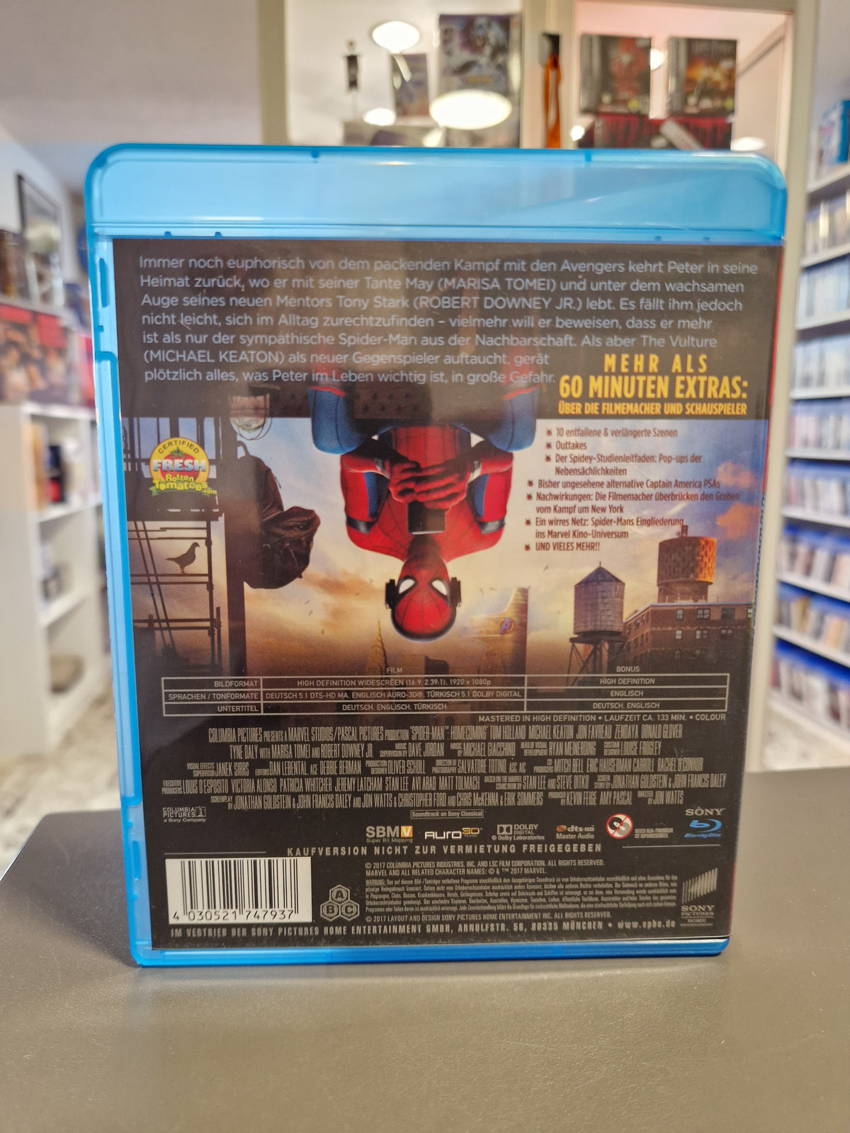 Rückseite der Blu-ray Hülle von Spider-Man Homecoming mit EAN 4030521747937.