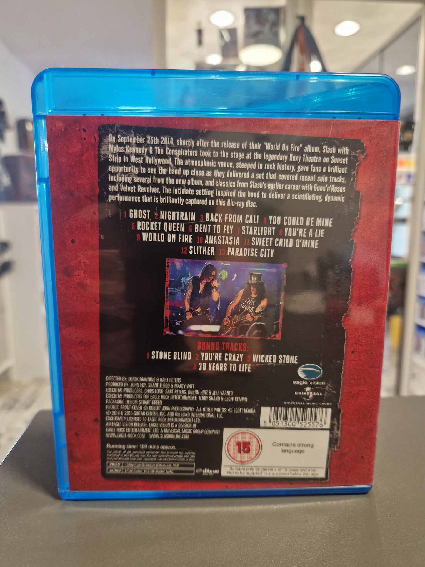Rückseite der Slash Live at the Roxy Blu-ray Hülle mit vollständiger Songliste, Bonus-Tracks, technischen Daten und Barcode 5051300525576.