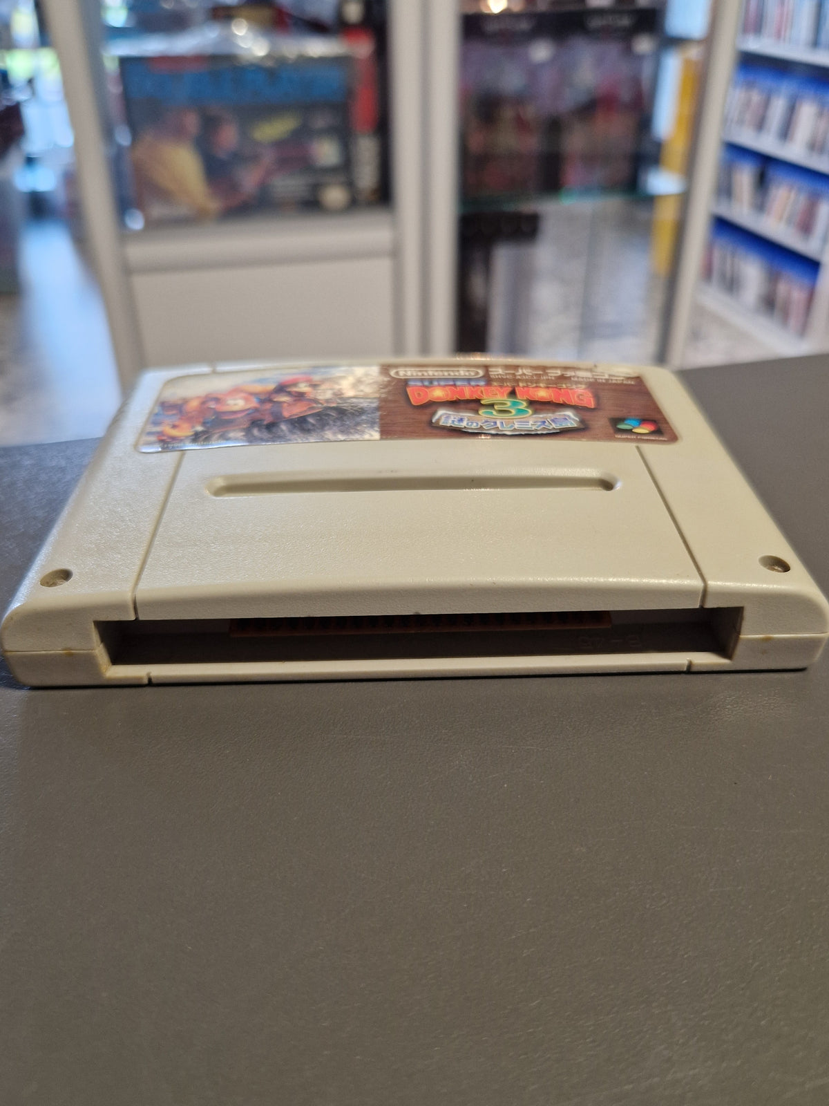 Draufsicht des Moduls Super Donkey Kong 3 für Super Famicom.