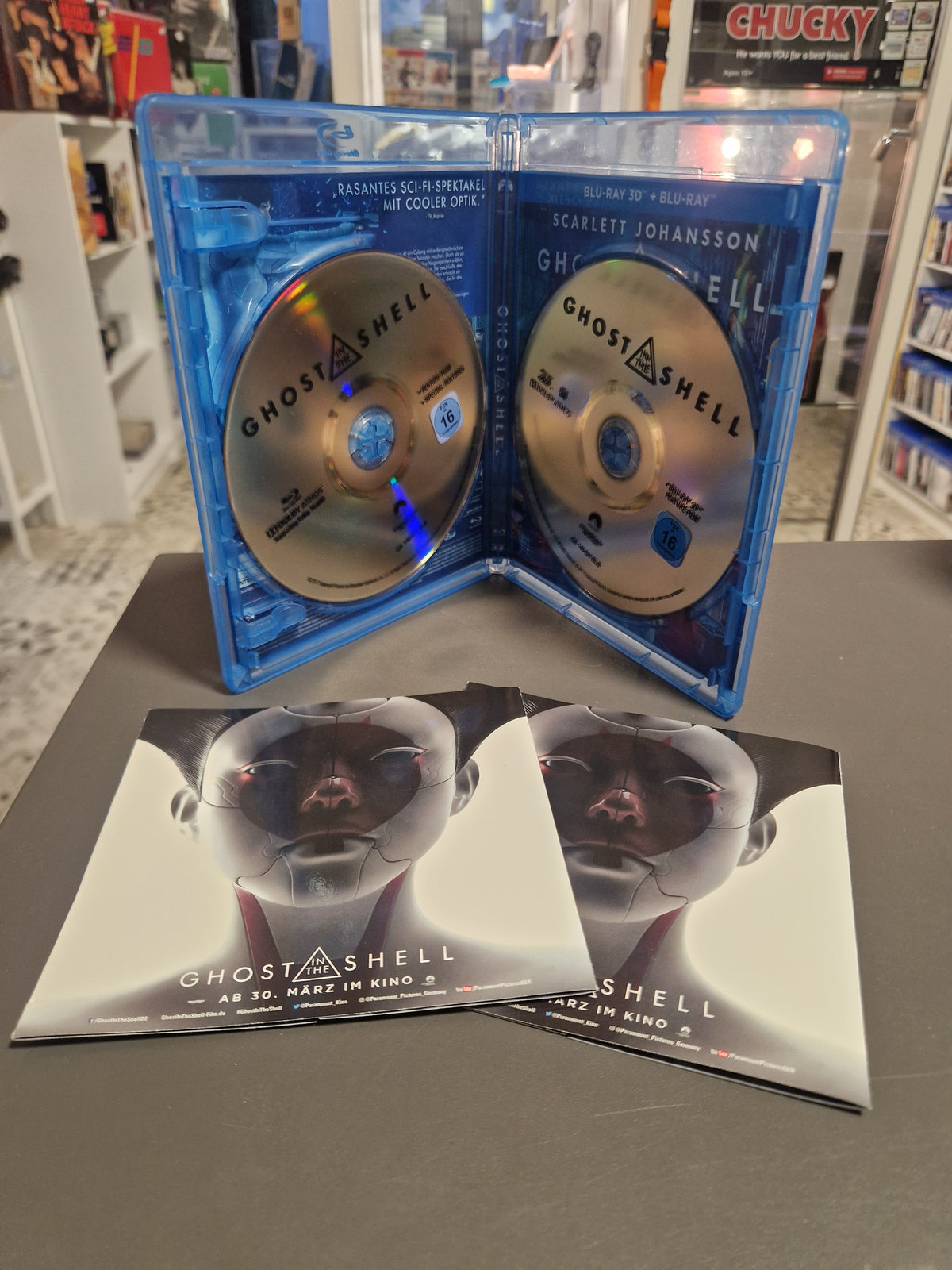 Geöffnete Blu-ray Hülle von Ghost in the Shell mit 3D und 2D Disc.