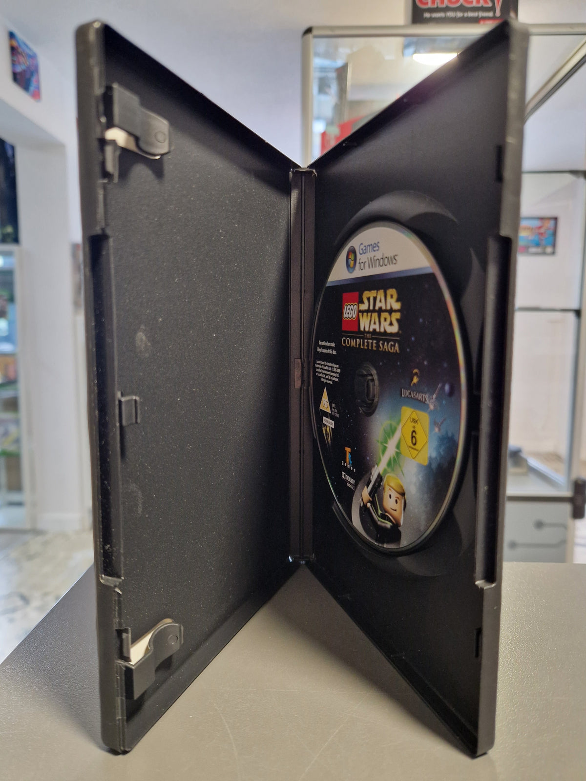 Geöffnete PC Hülle von LEGO Star Wars Die komplette Saga mit DVD-ROM.