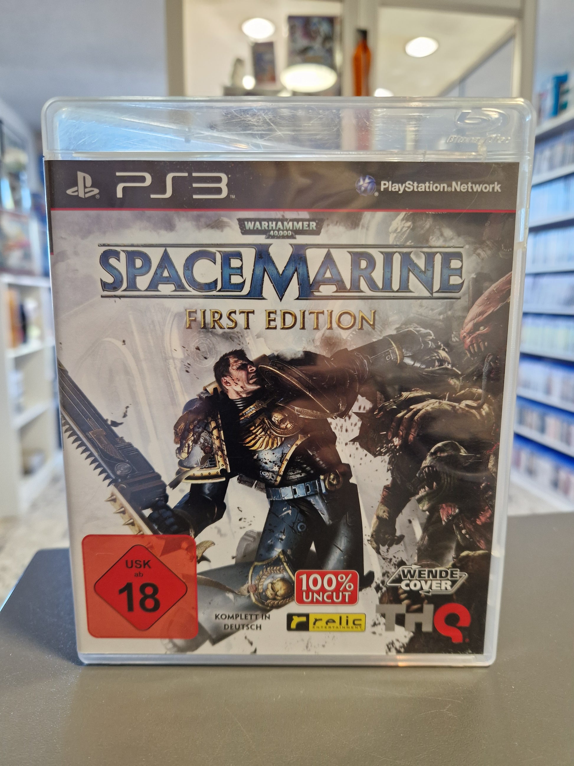 Warhammer 40.000 Space Marine PS3 First Edition Hülle mit Captain Titus Artwork.