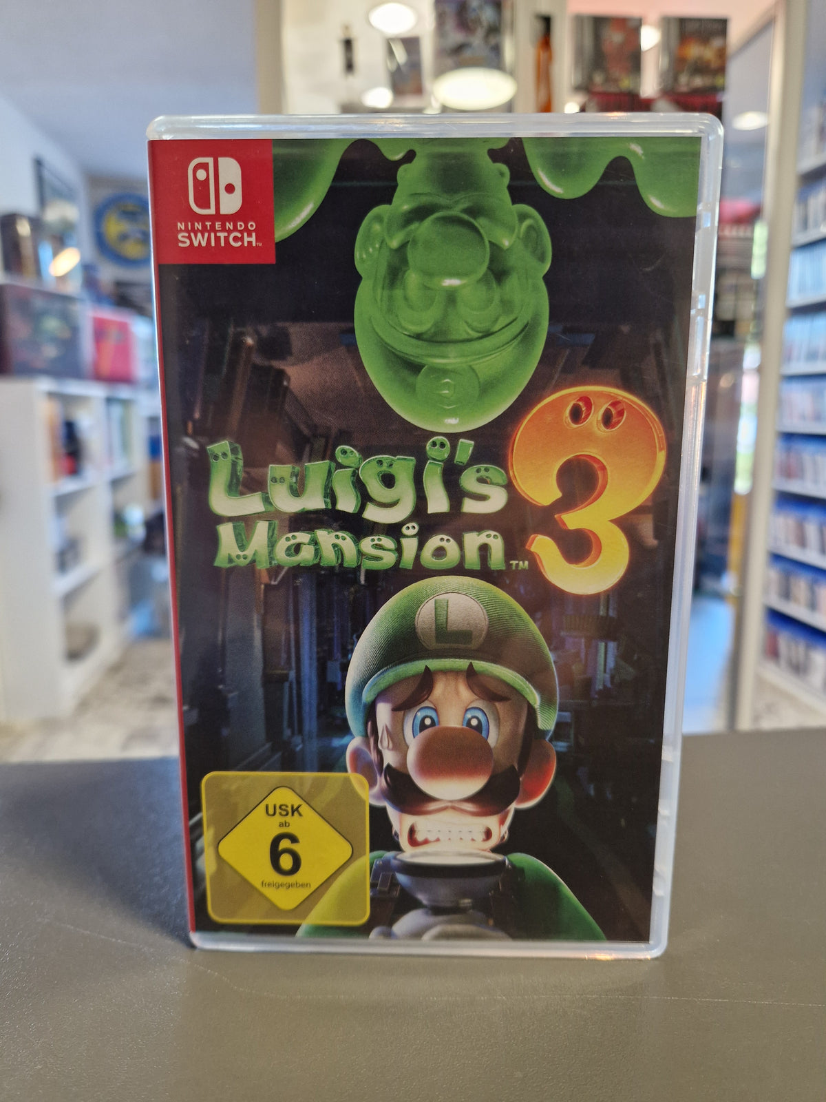 Vorderseite der Nintendo Switch Hülle von Luigi's Mansion 3.