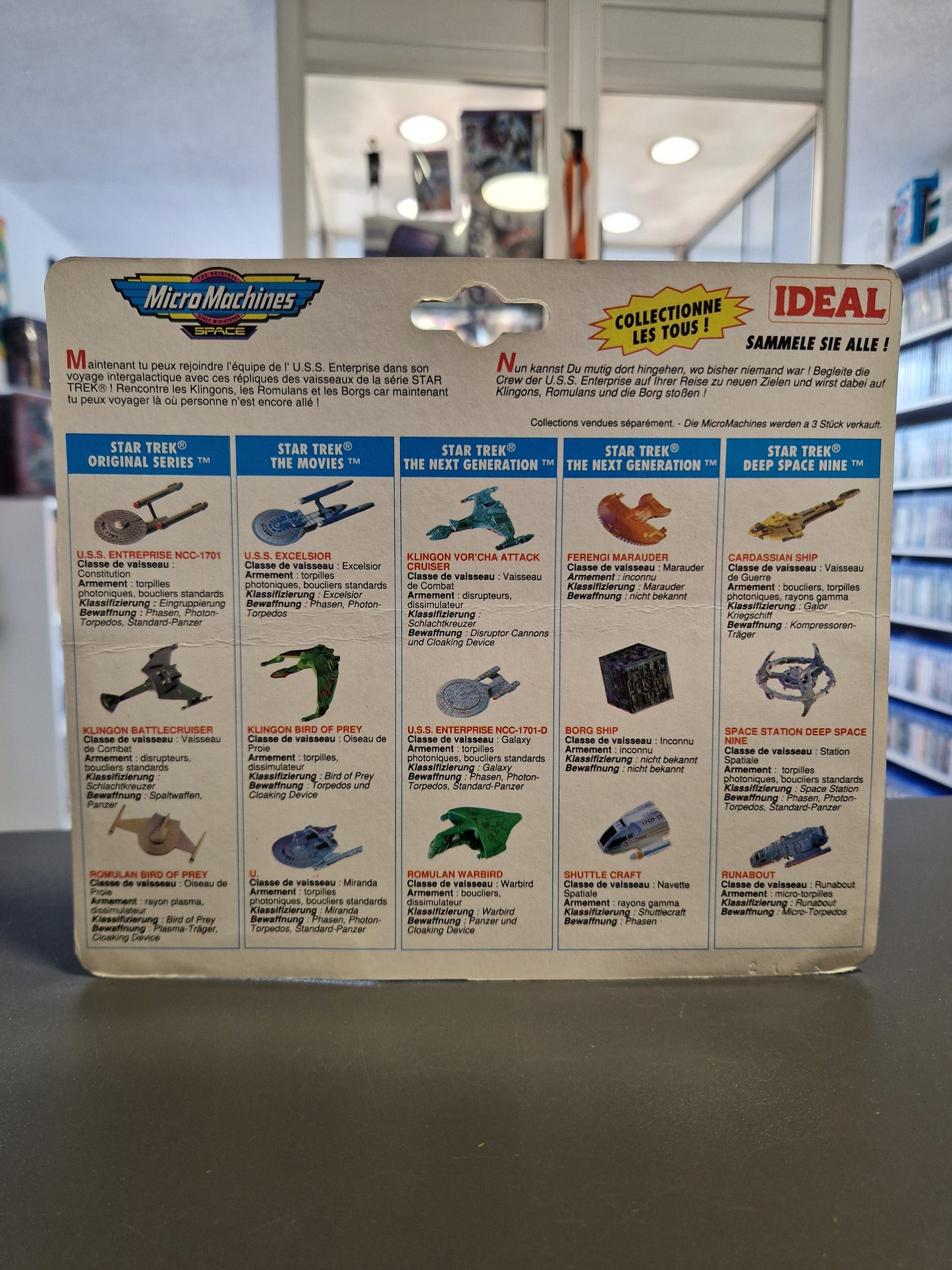 Rückseite der Vintage Star Trek Micro Machines Verpackung mit Sammler-Übersicht von U.S.S. Enterprise bis Deep Space Nine Raumschiffen.