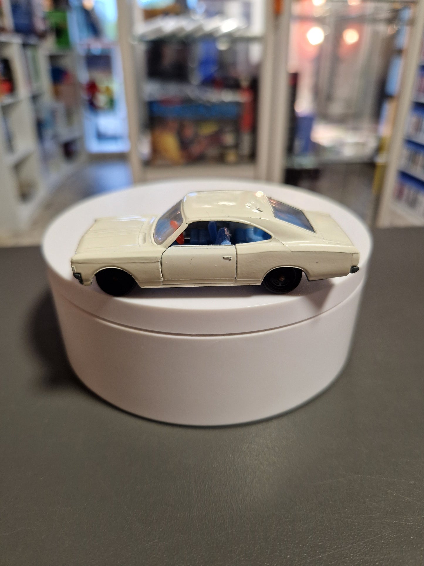 Siku V 271 Opel Rekord Coupé – Vintage Modellauto Made in Germany – Weiß mit blauer Innenausstattung