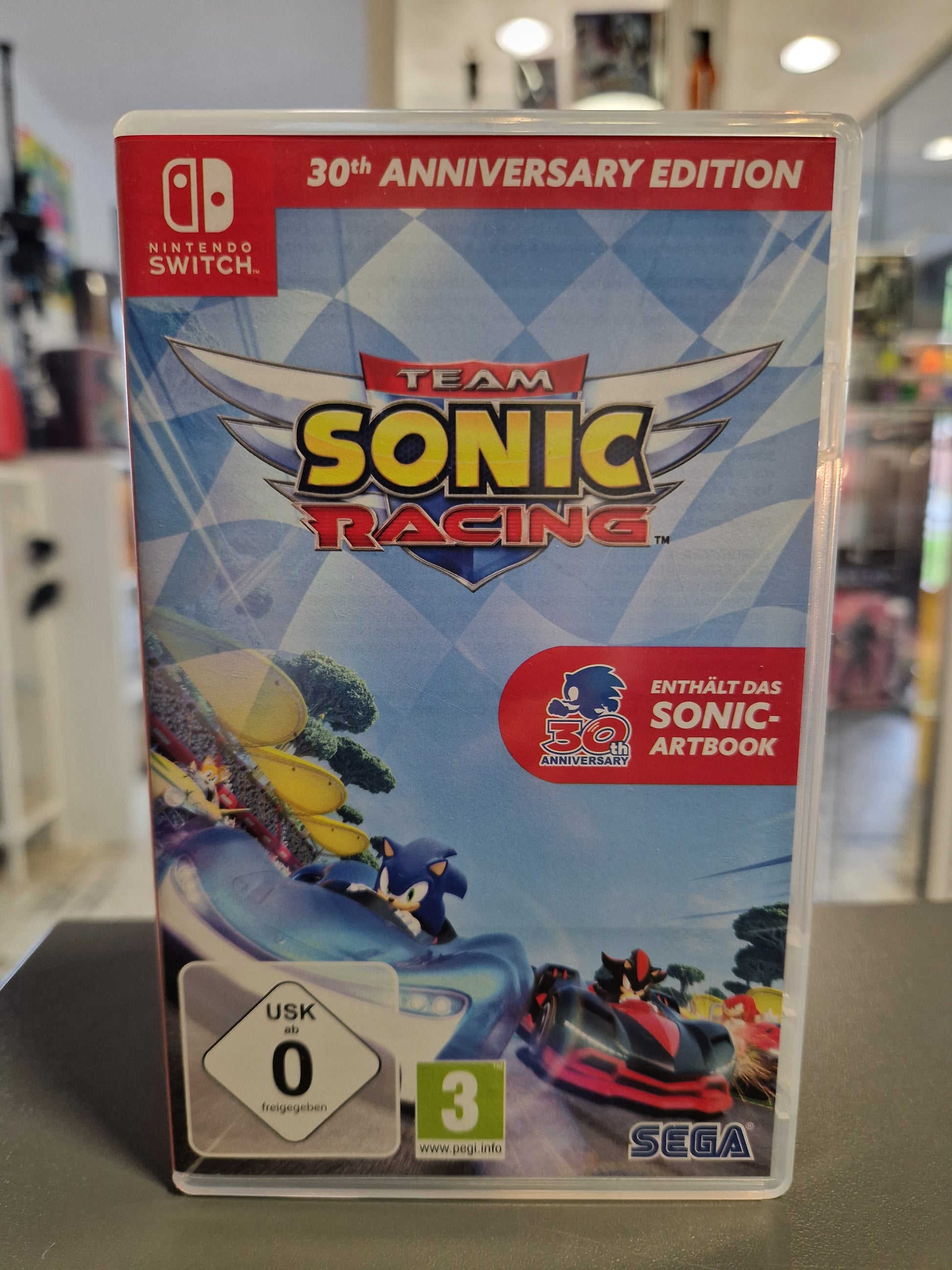 Team Sonic Racing 30th Anniversary Edition für Nintendo Switch mit Sonic-Artbook im Laden von Memory Lane Rhauderfehn.