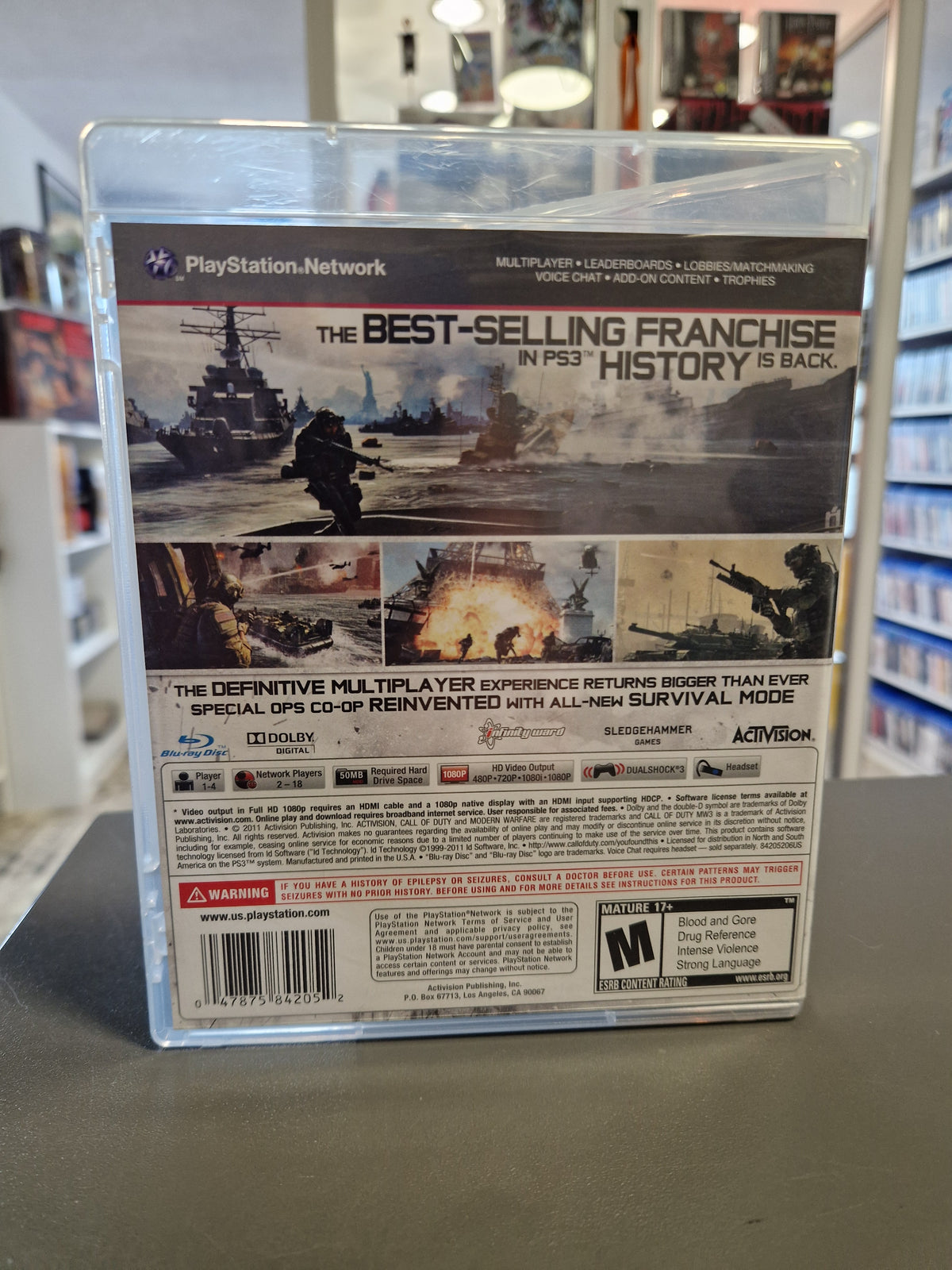 Rückseite der PS3 Hülle von Call of Duty Modern Warfare 3 US-Import mit Barcode 047875842052