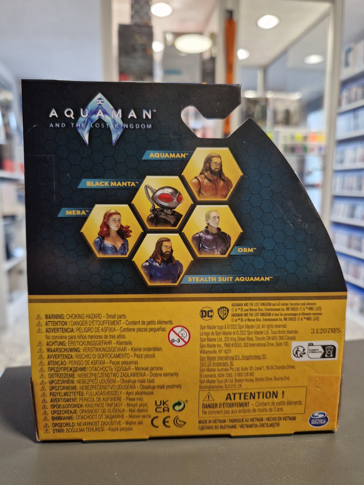 Actionfigur mit Zubehör ca. 10cm – beweglich – bekannt aus Comics Stealth Suit Aquaman Limited Edition Orm – Spielzeug ab 3 Jahren DC