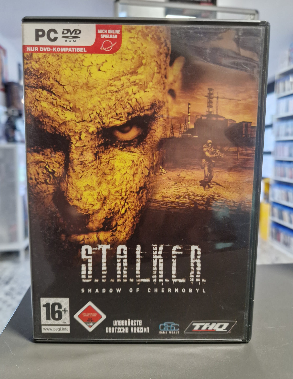Vorderseite der PC Hülle von STALKER Shadow of Chernobyl ungekürzte Version.