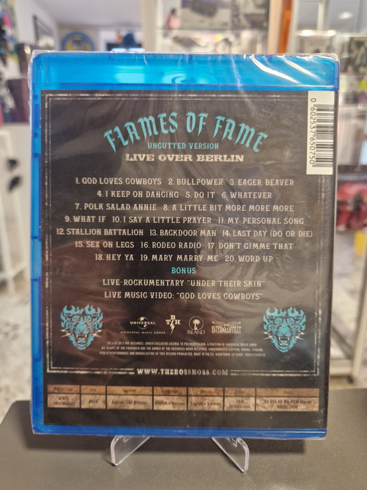 Rückseite der Blu-ray-Verpackung von The BossHoss – Live over Berlin mit der kompletten Trackliste, Bonus-Inhalten und Barcode bei Memory Lane Rhauderfehn.