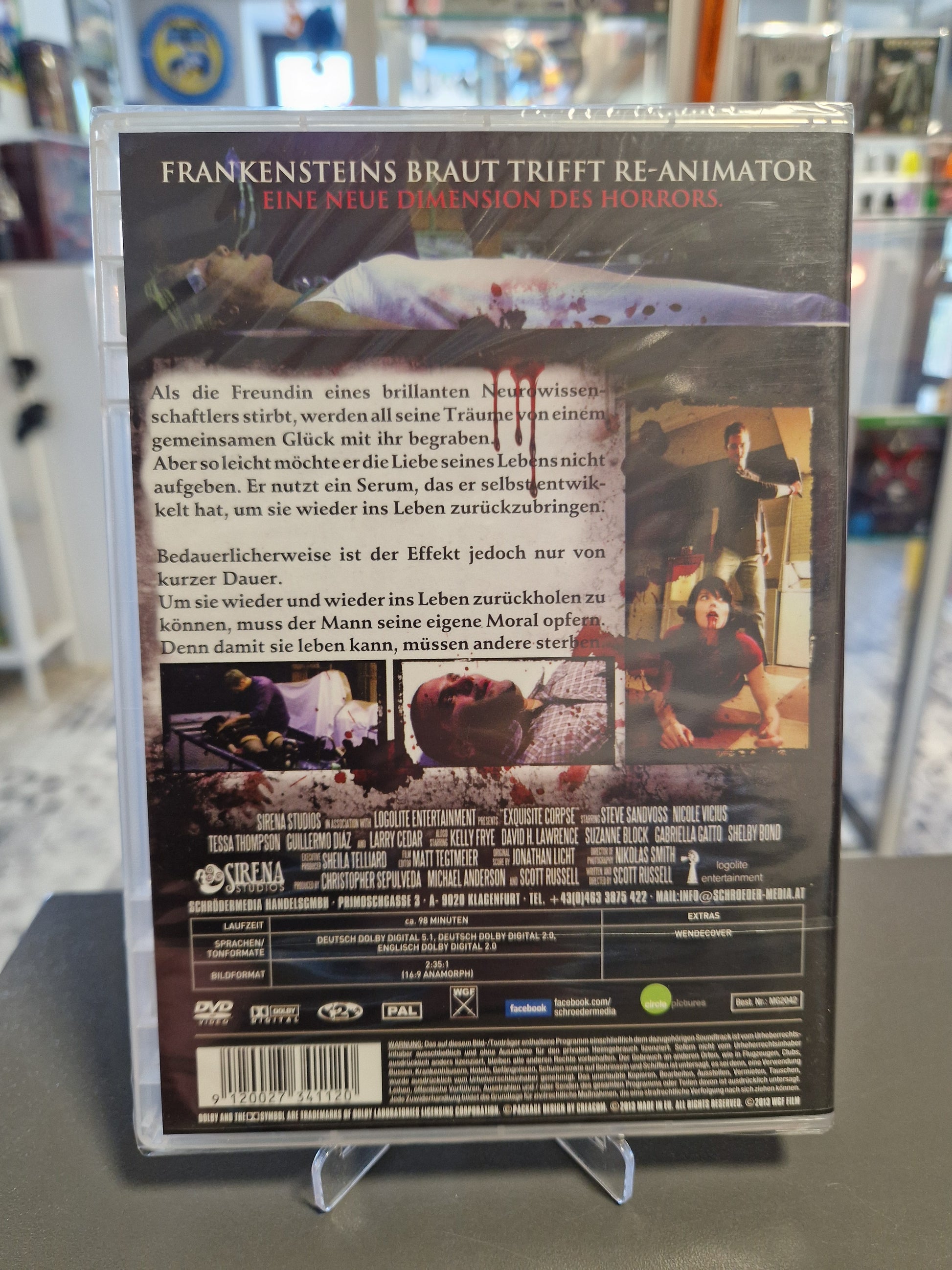 Rückseite der DVD-Hülle von Frankenstein Corpses mit dem Slogan Frankensteins Braut trifft Re-Animator, der deutschen Inhaltsangabe, drei Szenenbildern aus dem Film und den technischen Daten von Schröder Media.