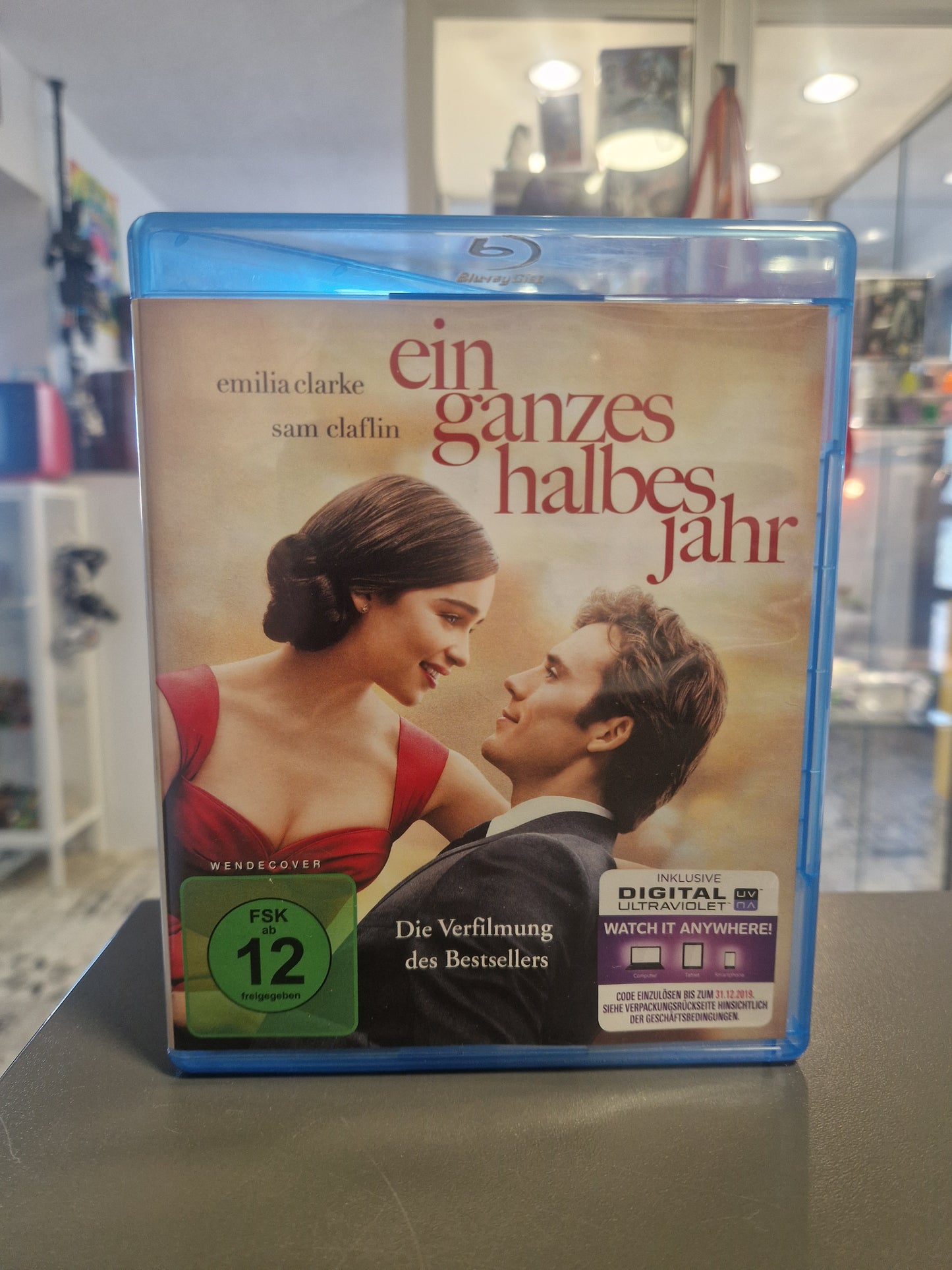 Blu-ray Cover von Ein ganzes halbes Jahr mit Emilia Clarke und Sam Claflin.