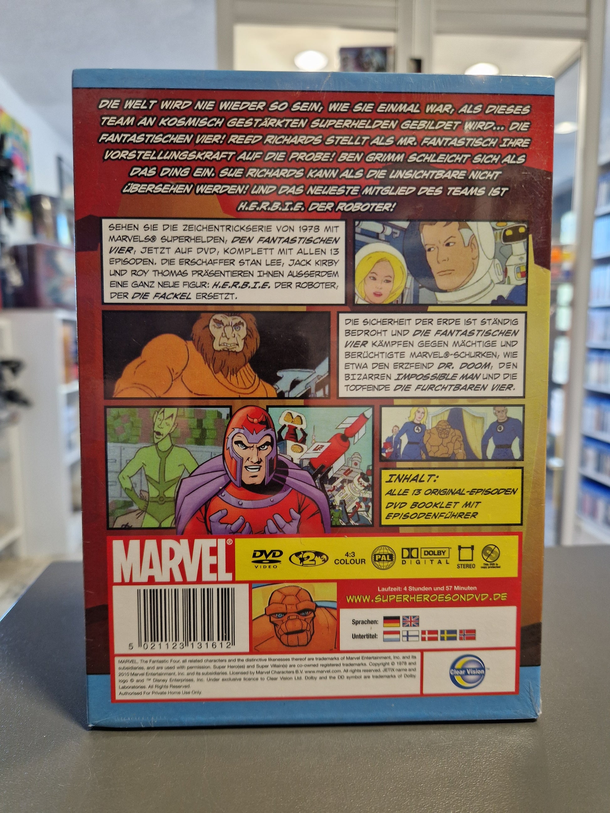 Rückseite der DVD-Box mit Szenenbildern (u.a. Magneto), Inhaltsangabe und technischem Infokasten sowie dem Barcode 5021123131612.