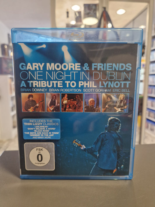 Vorderseite der Blu-ray Hülle von Gary Moore & Friends One Night in Dublin A Tribute to Phil Lynott mit weißem FSK 0 Logo.
