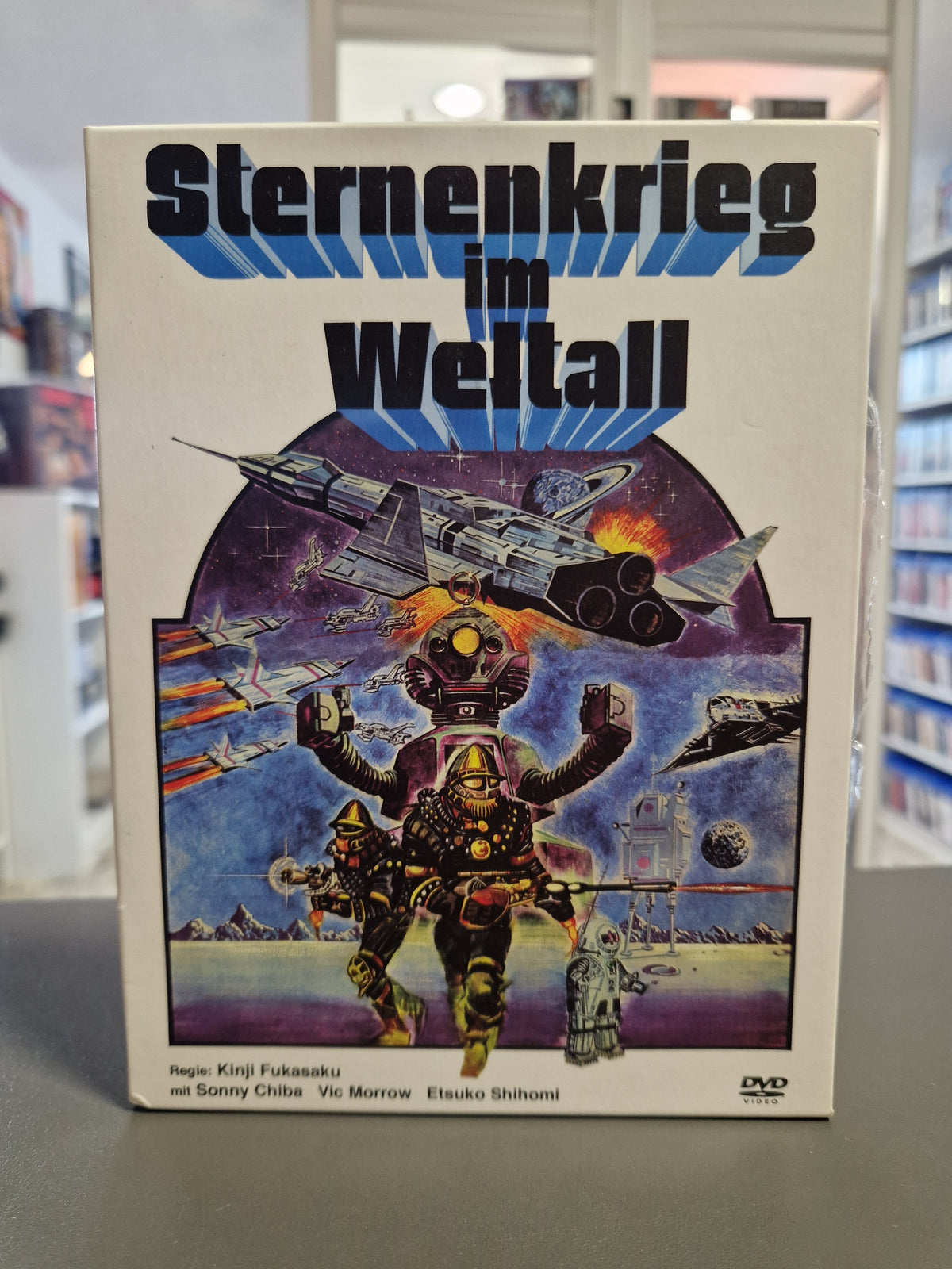 Vorderseite der limitierten DVD Digipak Hülle von Sternenkrieg im Weltall.