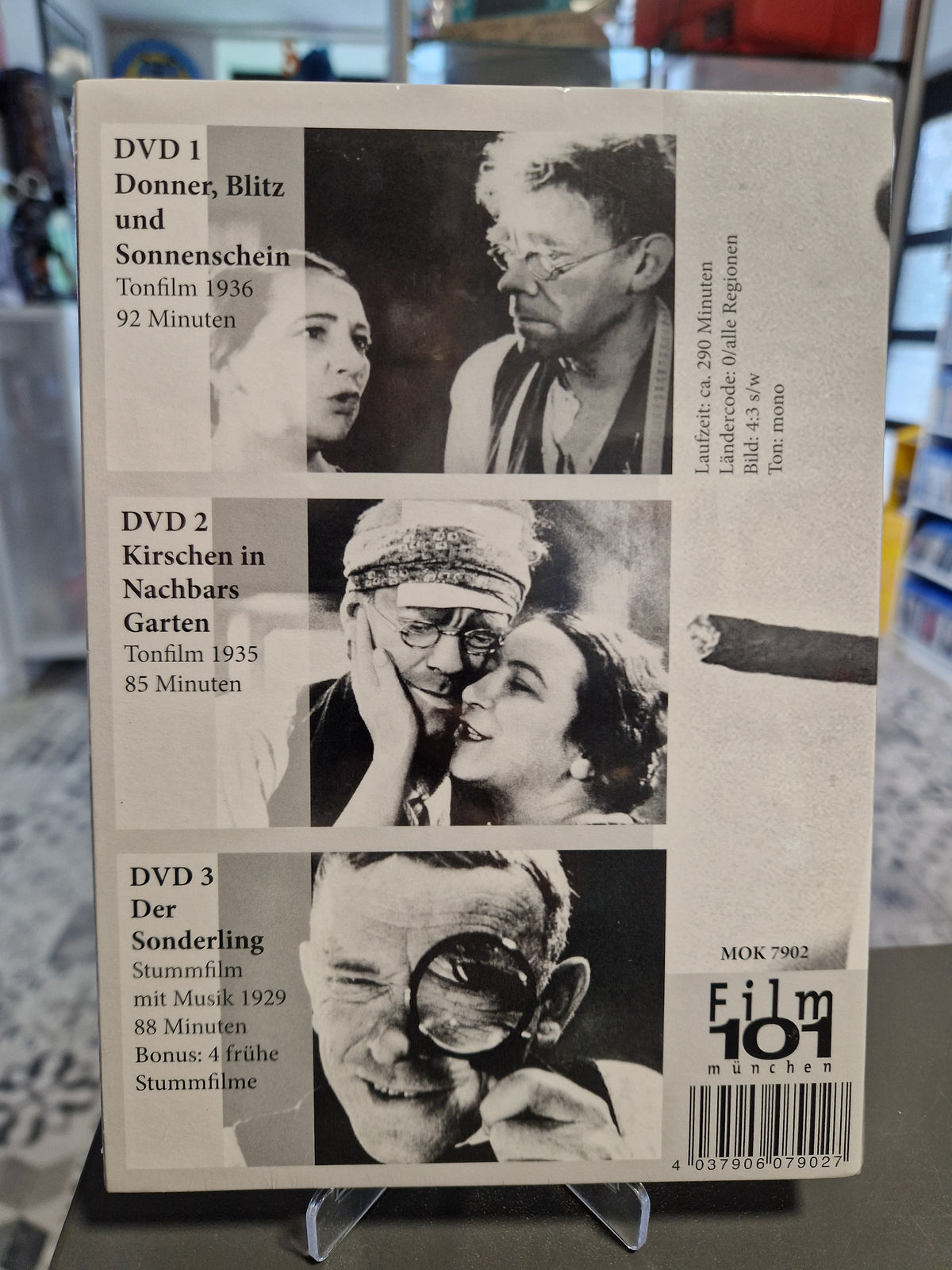 Rückseite der DVD Box Karl Valentin und Liesl Karlstadt Die Spielfilme mit Filmliste und Barcode 4037906079027
