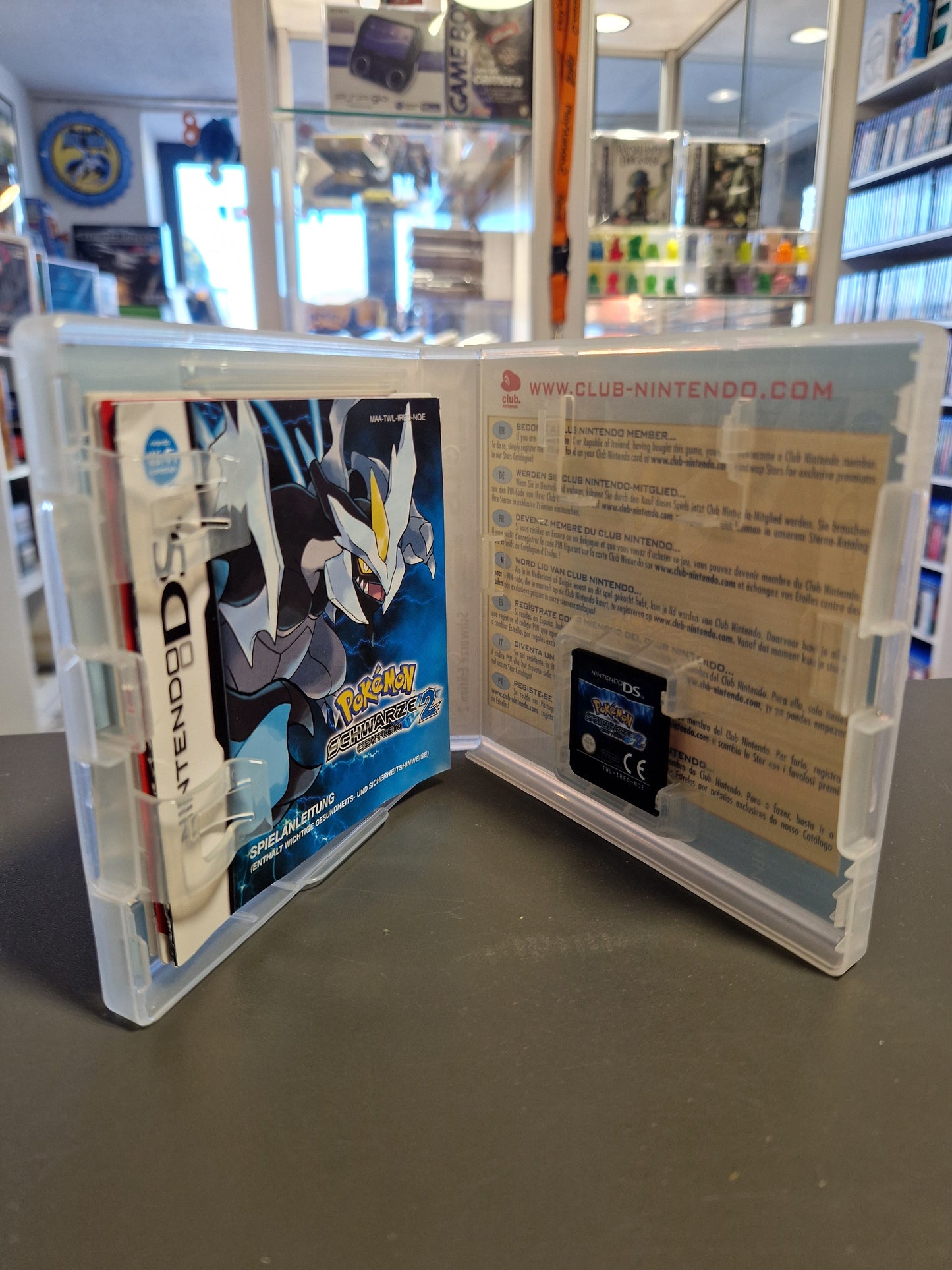 Pokémon Schwarze Edition 2 Nintendo DS | CIB | guter Zustand | kleine Beschädigung am Cover | Memory Lane